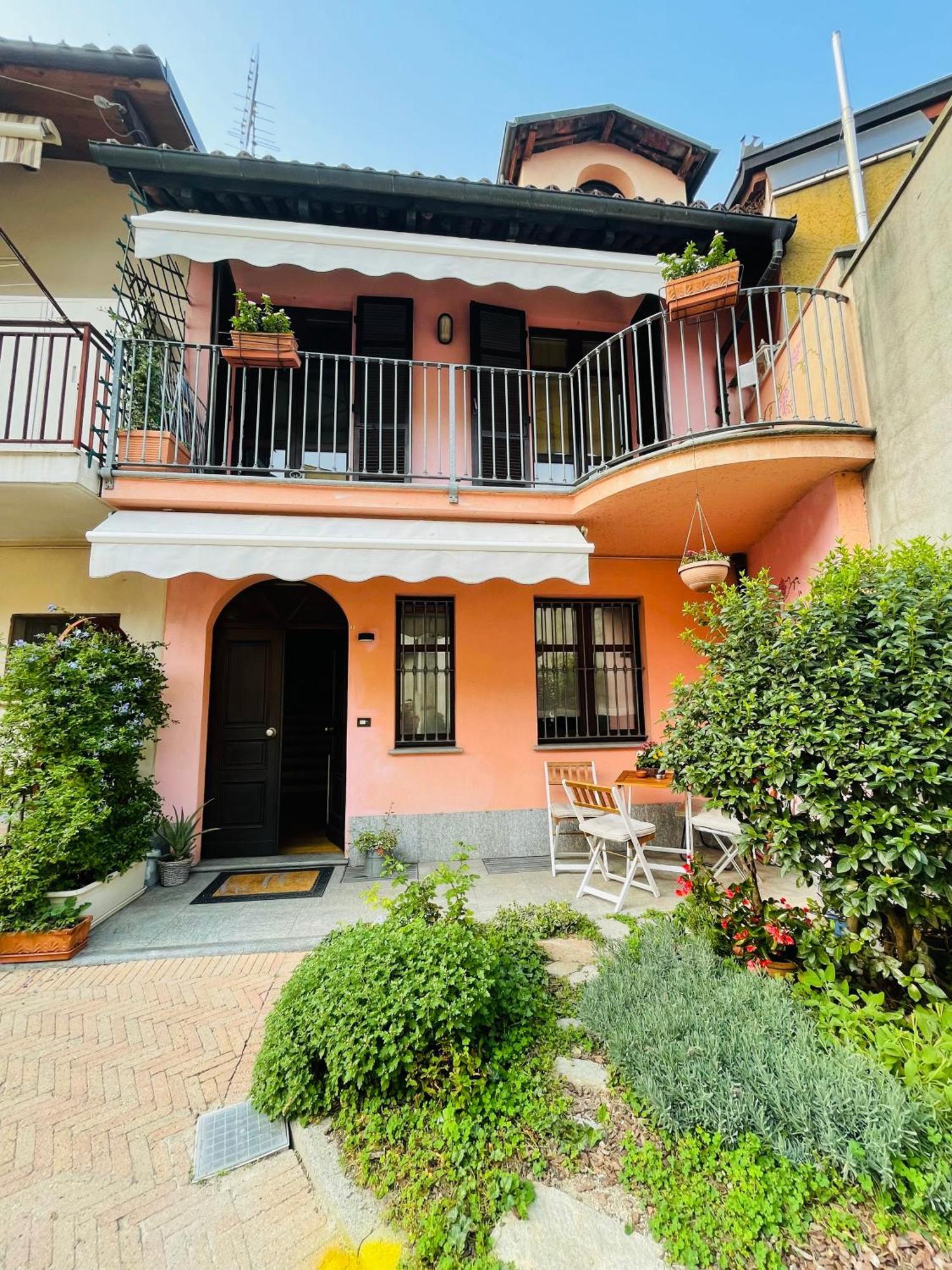 Casa Caroli, Charme E Comfort Nel Cuore Di Alba מראה חיצוני תמונה