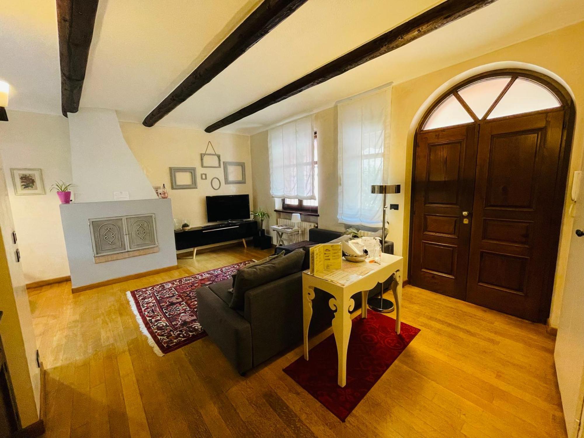 Casa Caroli, Charme E Comfort Nel Cuore Di Alba מראה חיצוני תמונה
