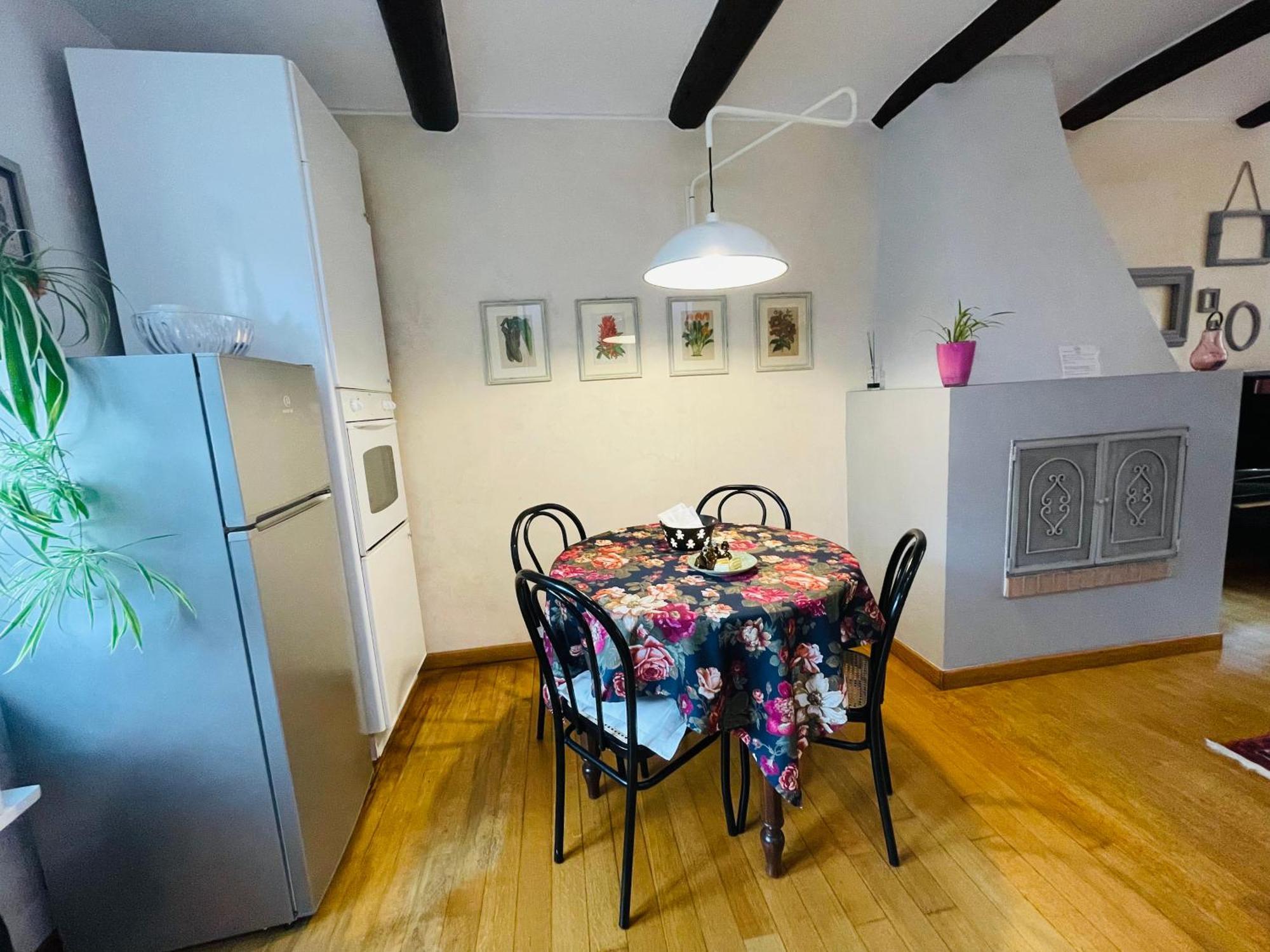 Casa Caroli, Charme E Comfort Nel Cuore Di Alba מראה חיצוני תמונה
