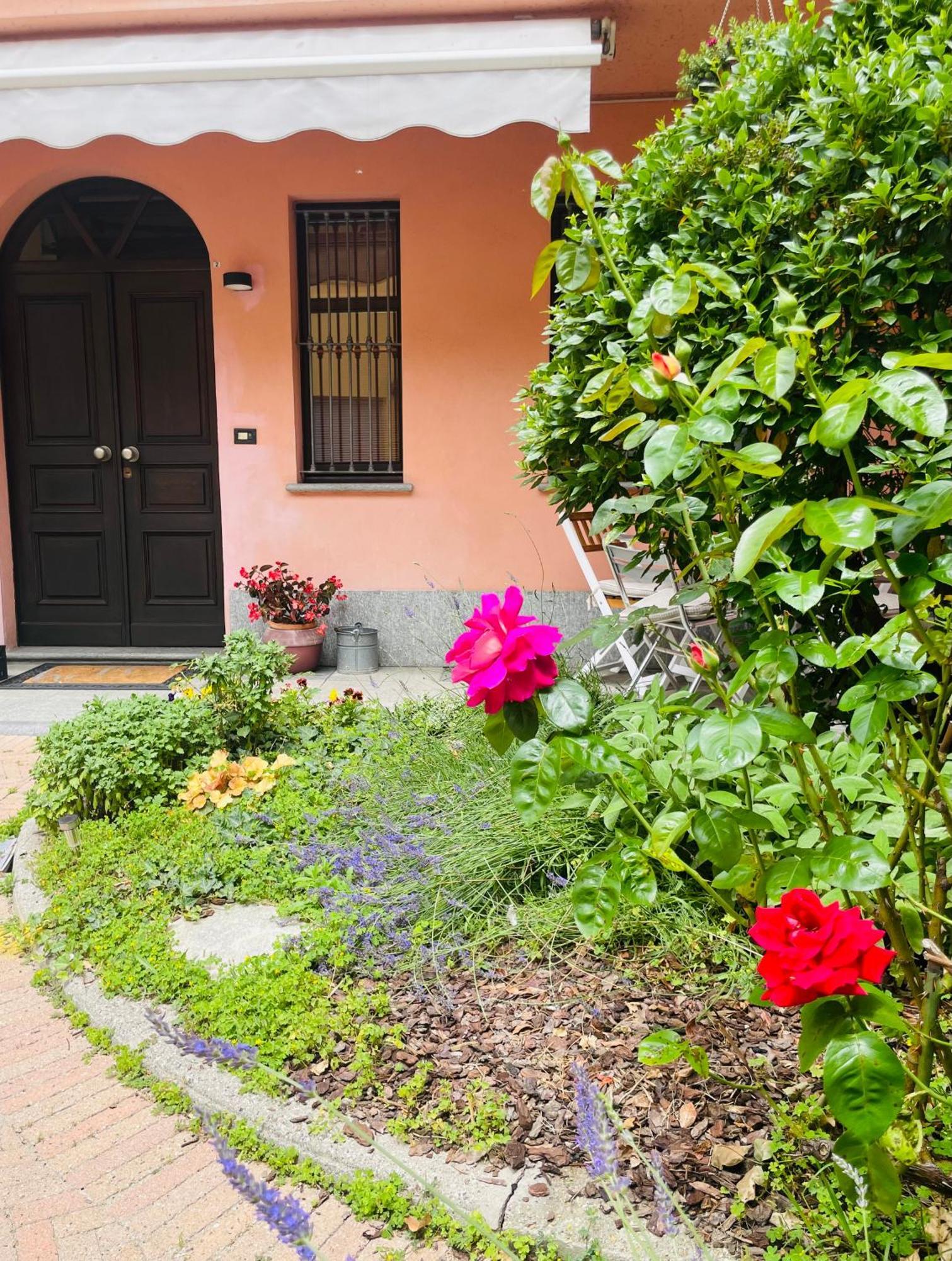 Casa Caroli, Charme E Comfort Nel Cuore Di Alba מראה חיצוני תמונה