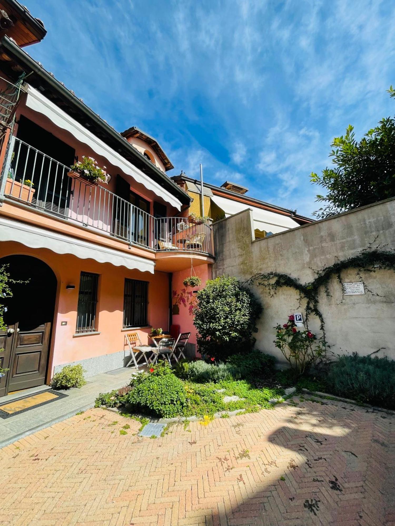Casa Caroli, Charme E Comfort Nel Cuore Di Alba מראה חיצוני תמונה