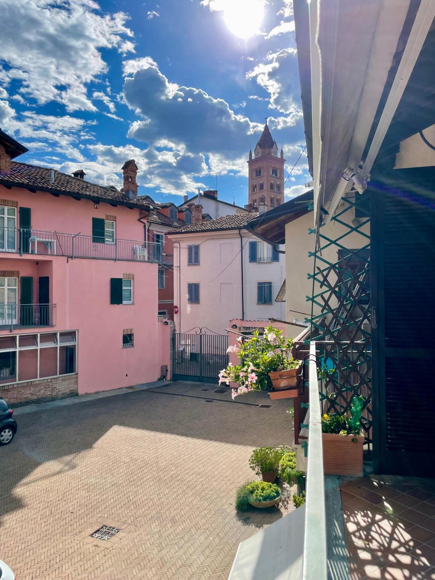 Casa Caroli, Charme E Comfort Nel Cuore Di Alba מראה חיצוני תמונה