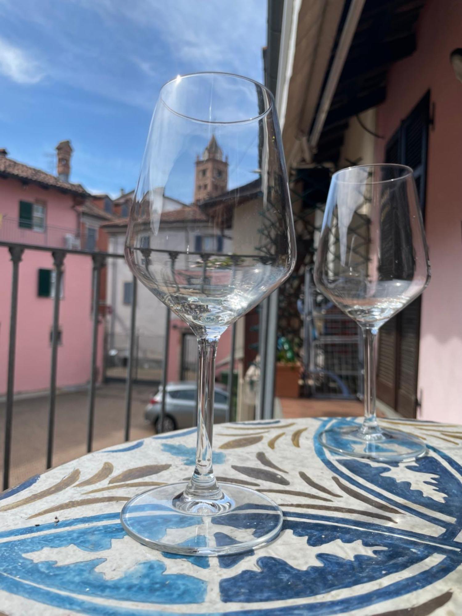 Casa Caroli, Charme E Comfort Nel Cuore Di Alba מראה חיצוני תמונה